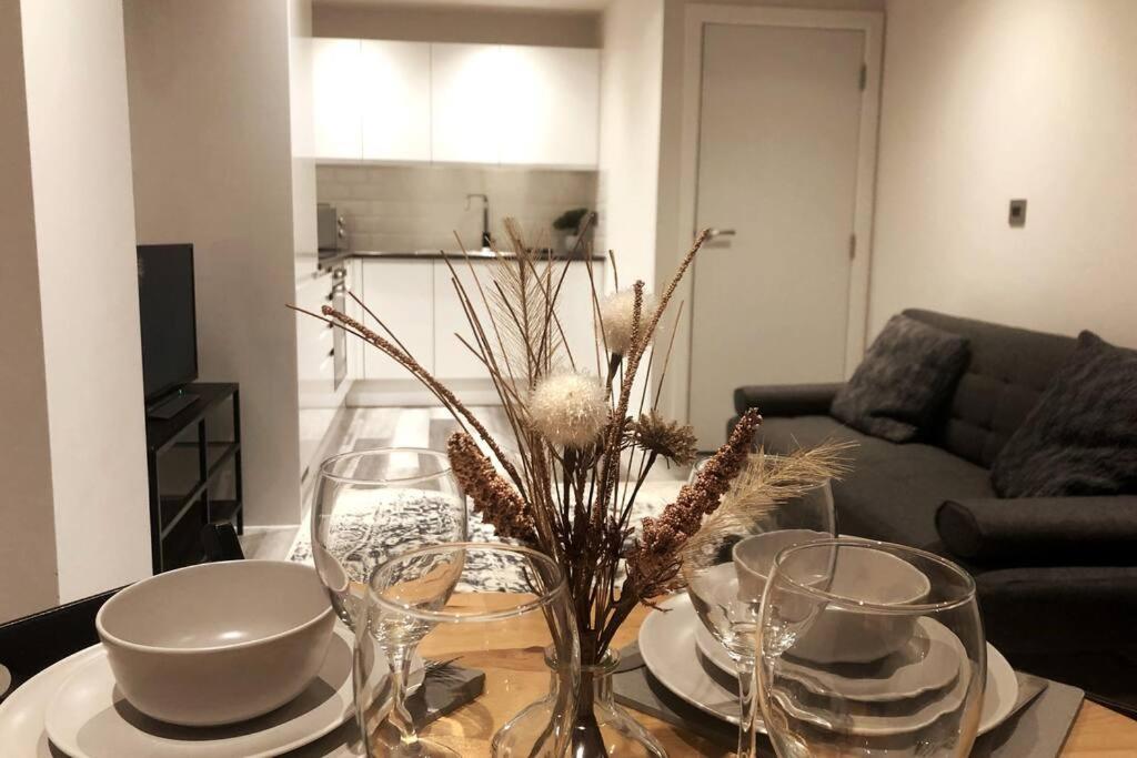 Entire Apartment / Nec / Resorts World / Birmingham Airport Sheldon  Eksteriør bilde